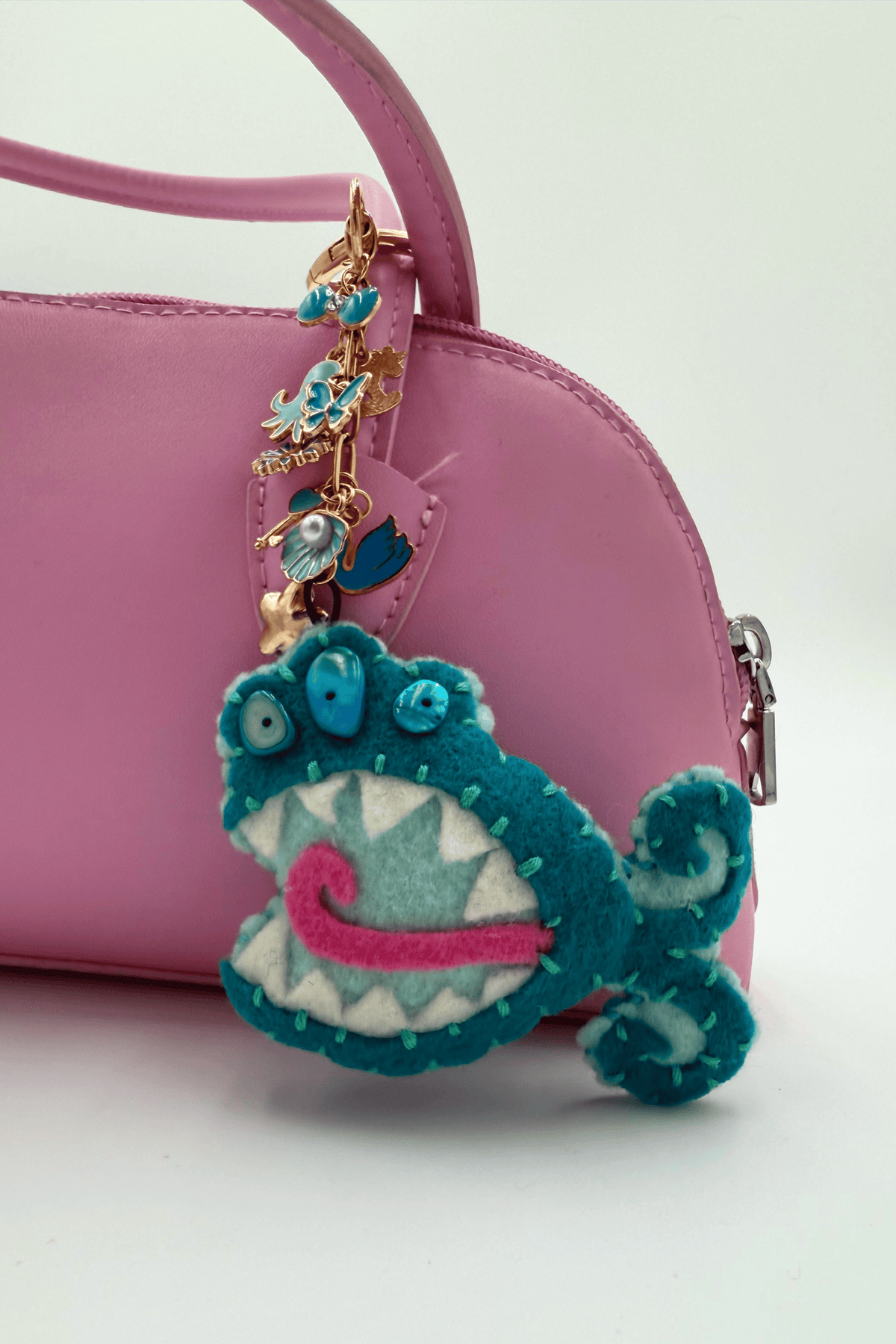 Doodleverse Blue Chomp Ladoodle Keychain